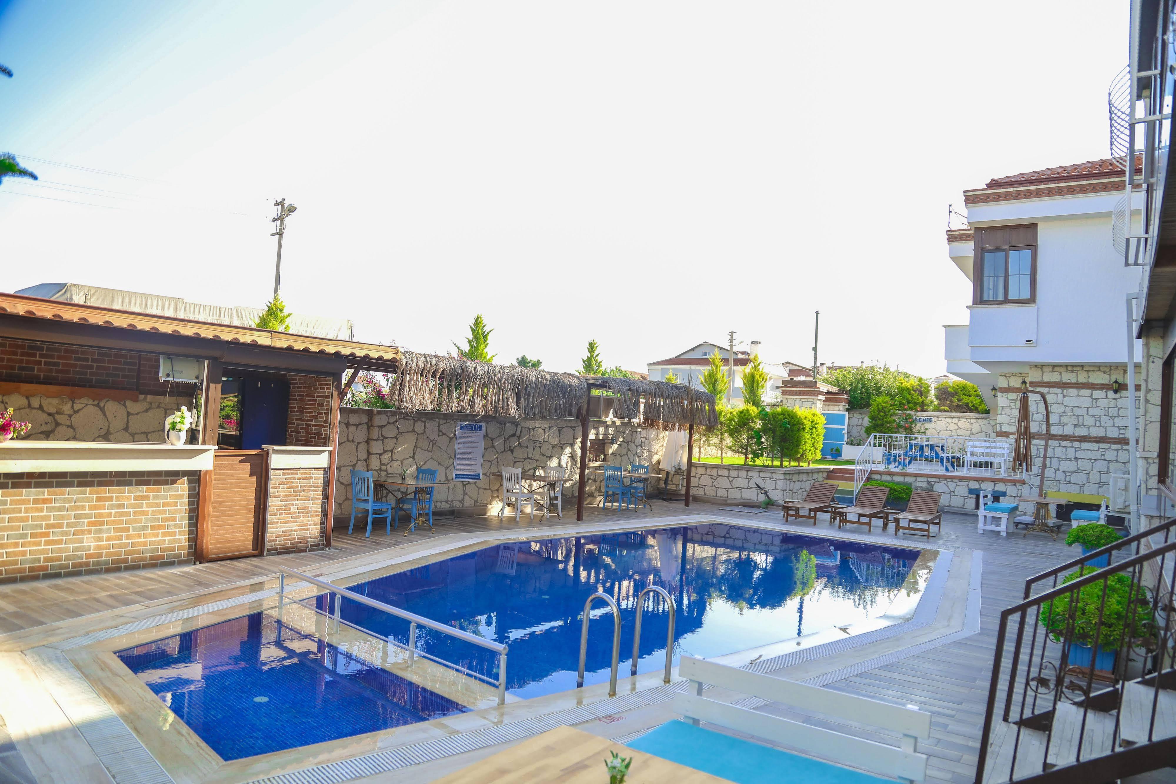 Aksu Hotel Alacati Exterior photo