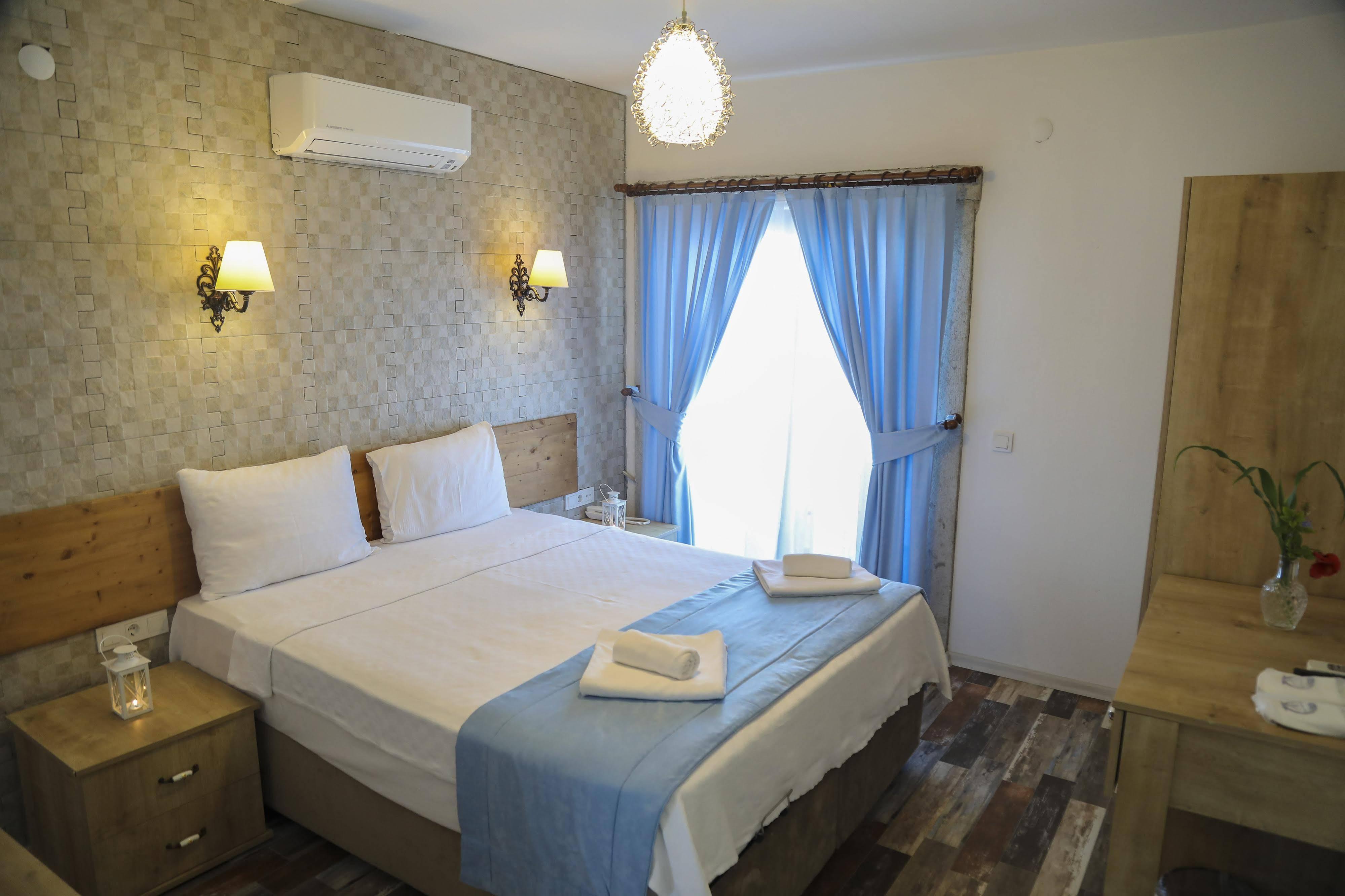 Aksu Hotel Alacati Exterior photo