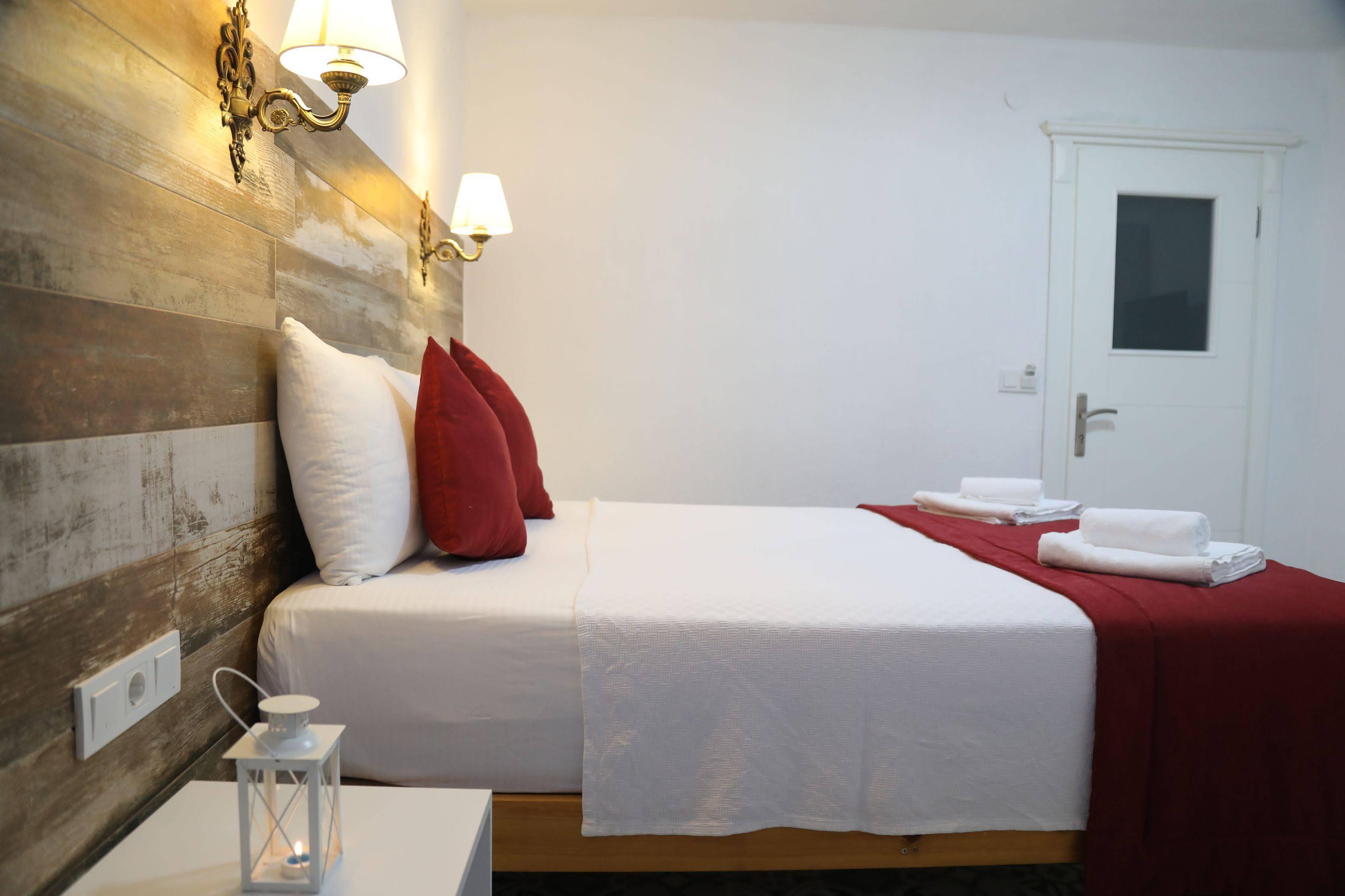 Aksu Hotel Alacati Exterior photo