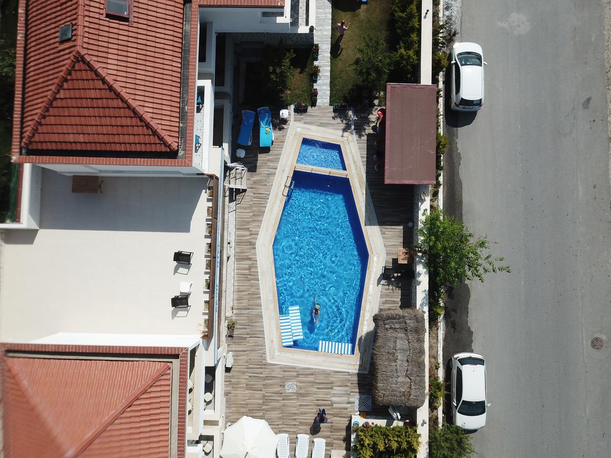 Aksu Hotel Alacati Exterior photo